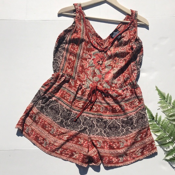 Angie Dresses & Skirts - ❄️4/$18 Angie V-neck Tank Top Print Romper